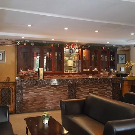 Phil Oasis Hotel & Resort Silang Luaran gambar