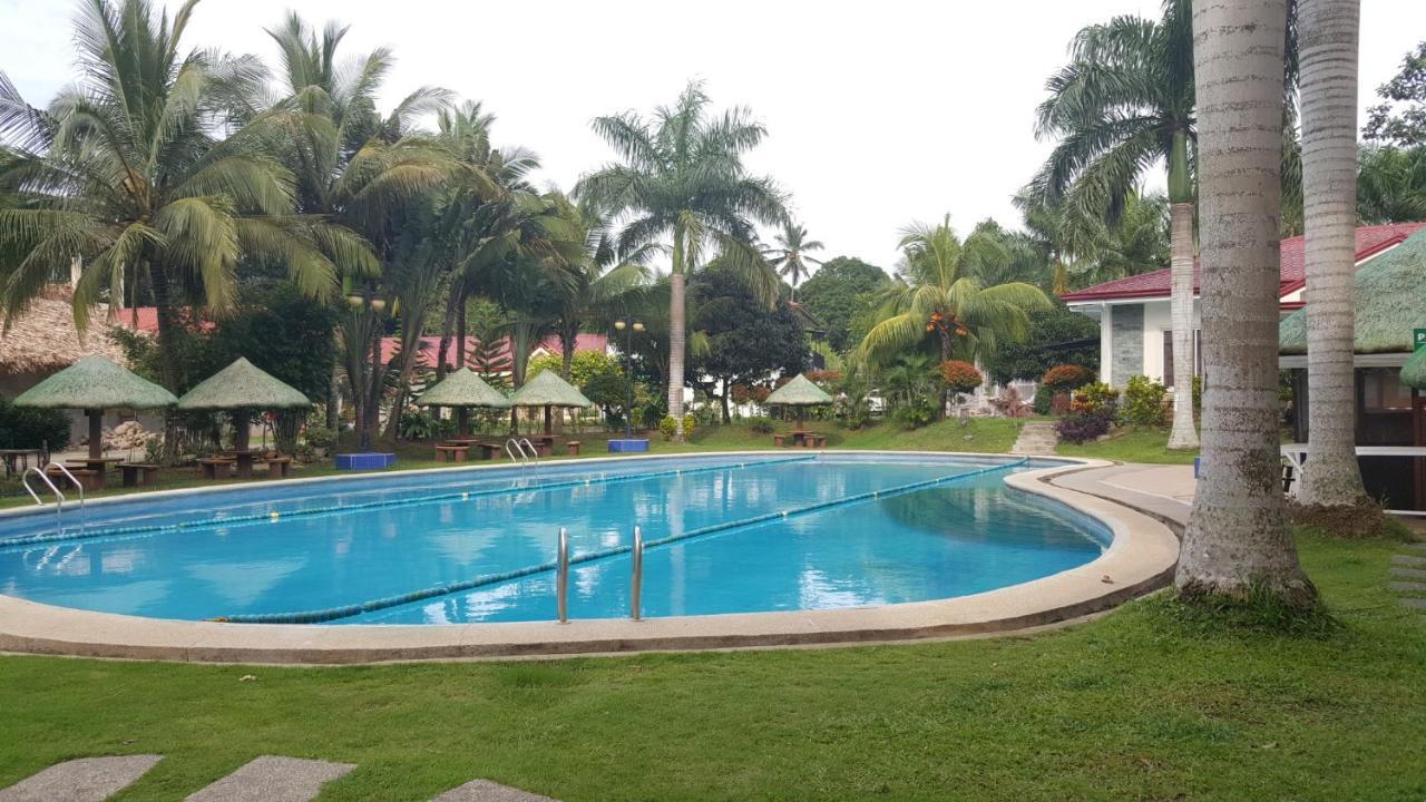 Phil Oasis Hotel & Resort Silang Luaran gambar