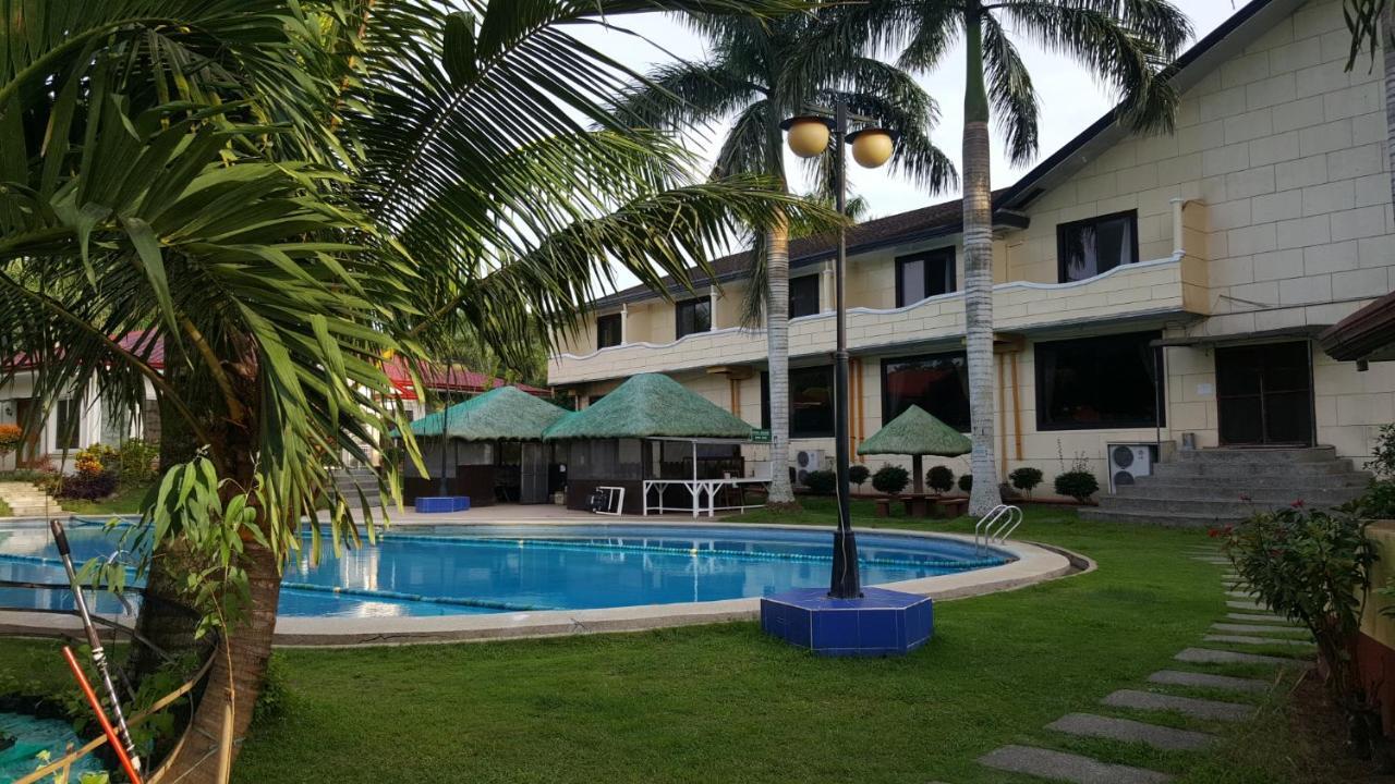 Phil Oasis Hotel & Resort Silang Luaran gambar