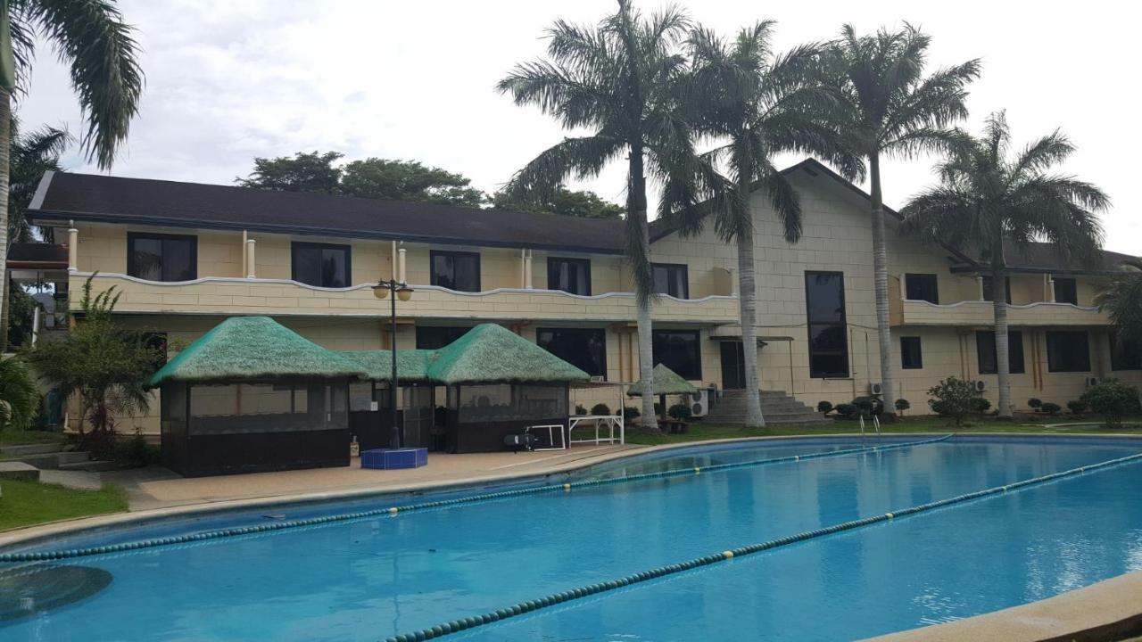 Phil Oasis Hotel & Resort Silang Luaran gambar
