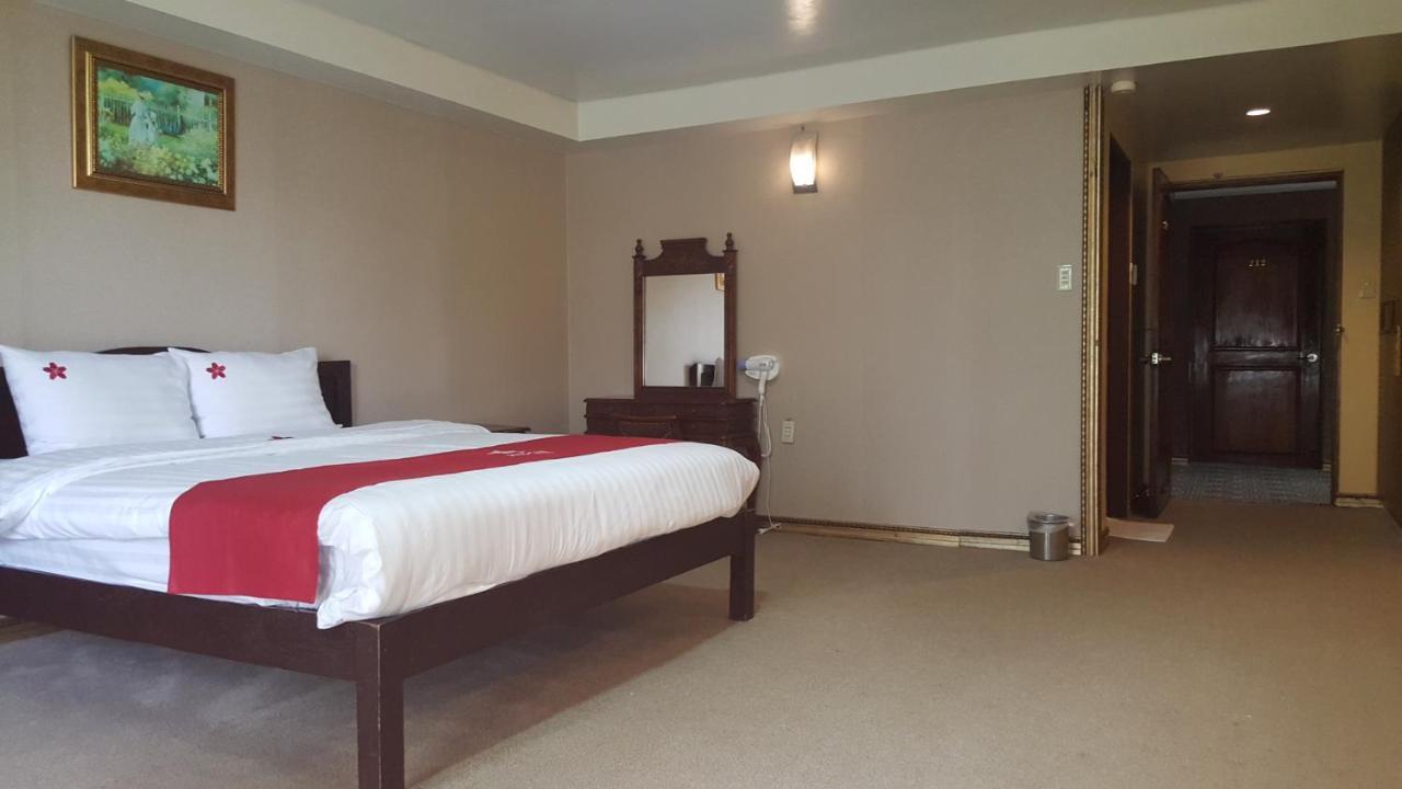 Phil Oasis Hotel & Resort Silang Luaran gambar