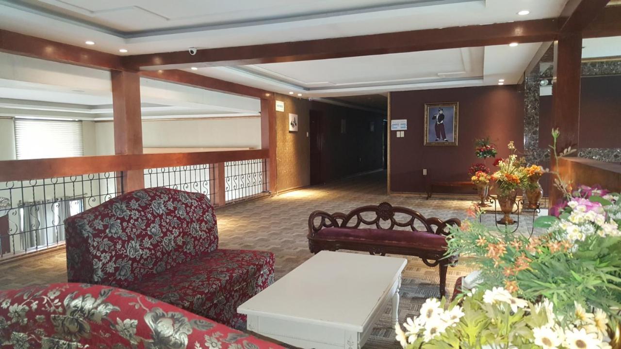 Phil Oasis Hotel & Resort Silang Luaran gambar