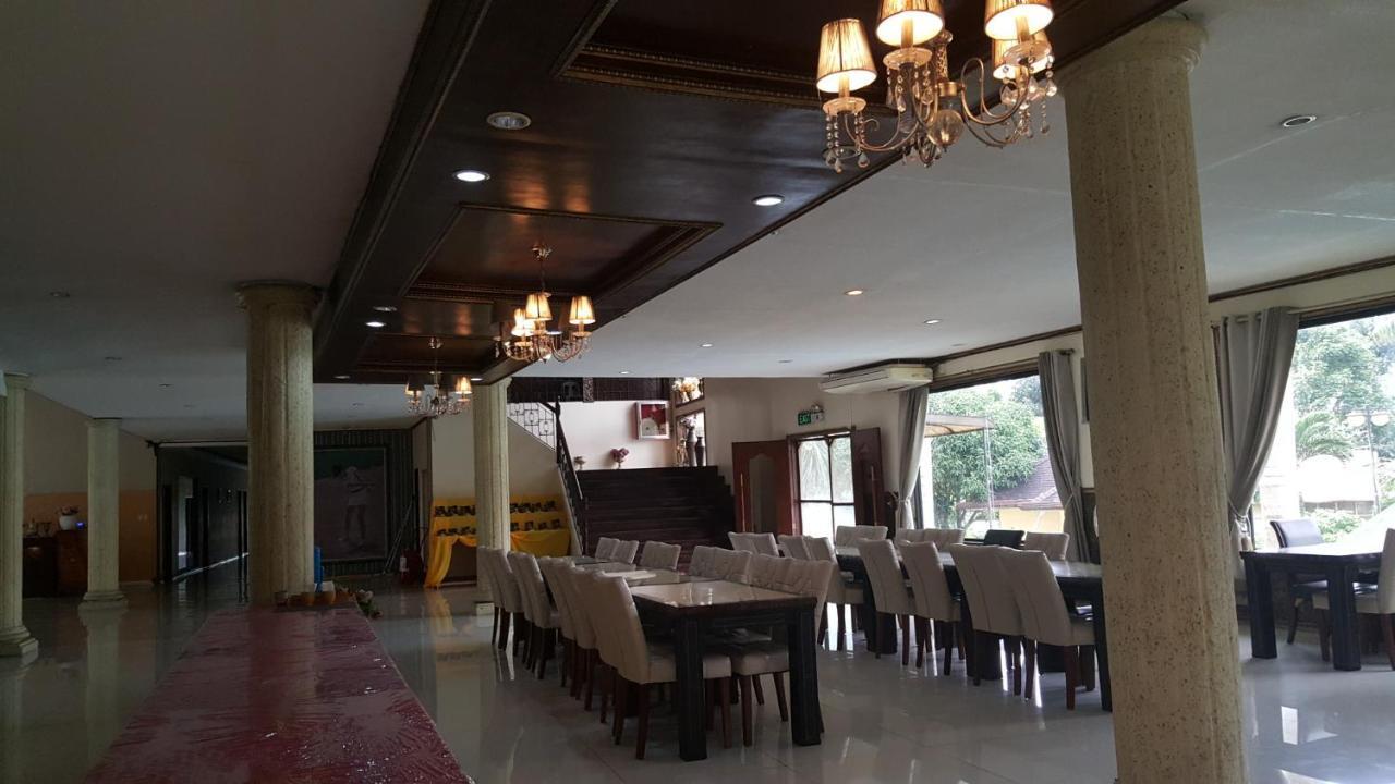 Phil Oasis Hotel & Resort Silang Luaran gambar