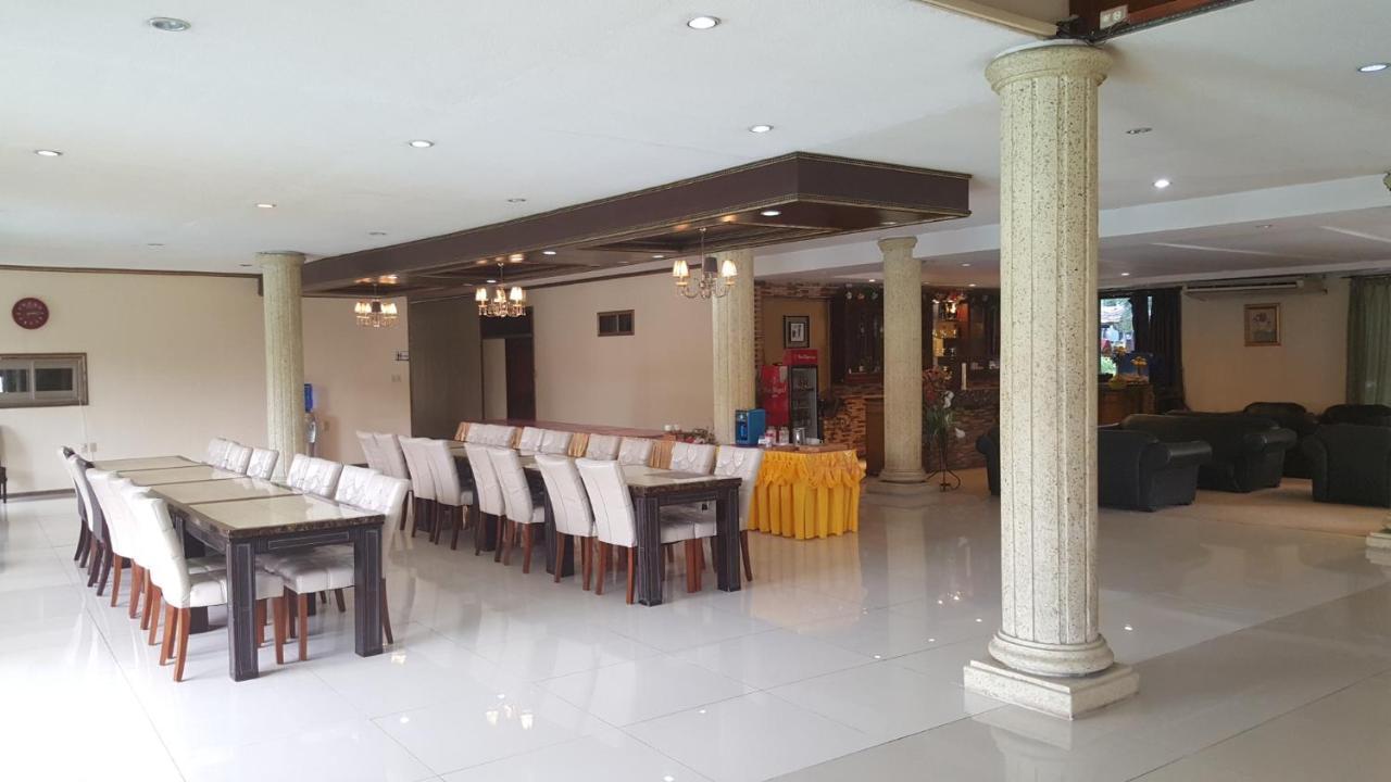 Phil Oasis Hotel & Resort Silang Luaran gambar